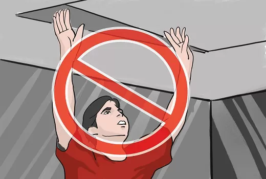 Kỹ năng thoát nạn cần lưu ý khi mắc kẹt trong thang máy