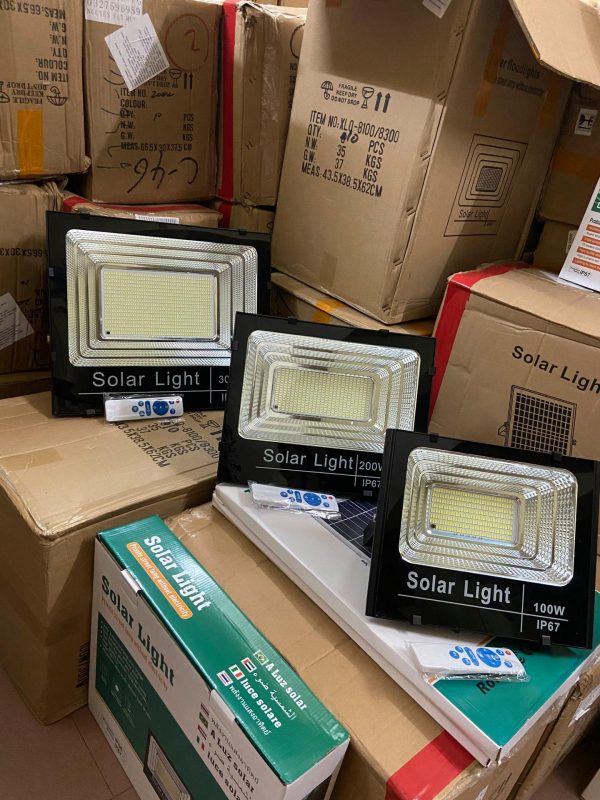 ĐÈN LED NĂNG LƯỢNG MẶT TRỜI 300W IP67 (SIÊU SÁNG)