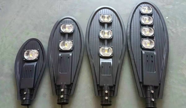 ĐÈN LED ĐƯỜNG 100W CHIẾC LÁ, ĐÈN LÁ 100W